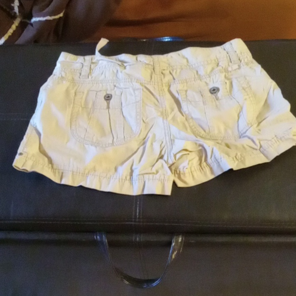 Shorts - Picture 3 of 4